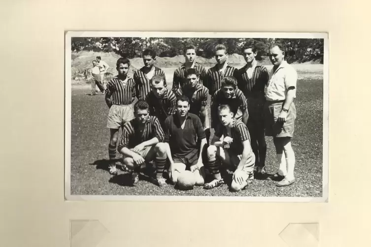 Die damalige Meister-Mannschaft des VfR. 