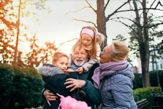 Großeltern können selbst von der Zeit mit den Enkeln profitieren.