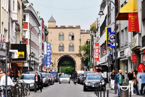 An der Eigelsteintorburg beginnt das gleichnamige Multikulti-Viertel. 