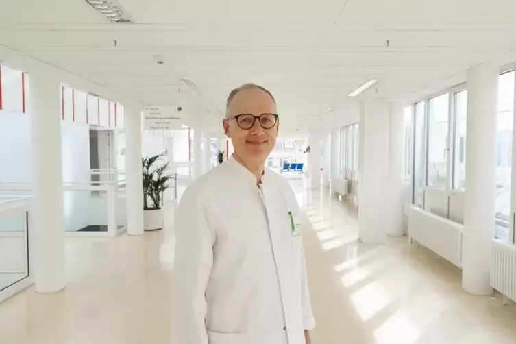 Der neue Chefarzt der Inneren am Klinikum Donnersberg, Herrmann Braun Lambur. 