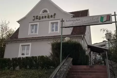 Die „Hostaria La Romantica“ im Jägerhof hat zugemacht. Die „Hostaria La Romantica“ im Jägerhof hat zugemacht.