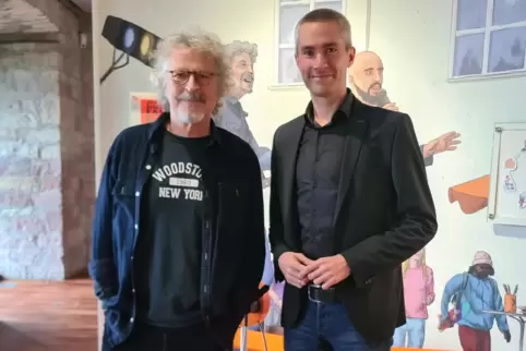  War kürzlich zu Gast im Hambacher Schloss: BAP-Sänger Wolfgang Niedecken, im Bild mit Kurator Kristian Buchna.