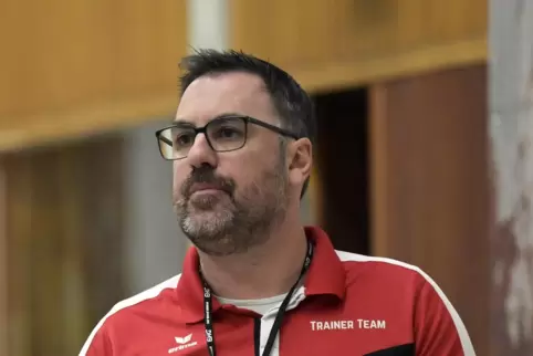 Zwei Kumpel aus Hagenbach, im Bild Tobias Job, sind am Samstag die Trainer beim Spiel in Offenbach. 