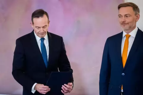 Keine Parteifreunde mehr: Volker Wissing (links) mit dem FDP-Bundesvorsitzenden und geschassten Finanzminister Christian Lindner