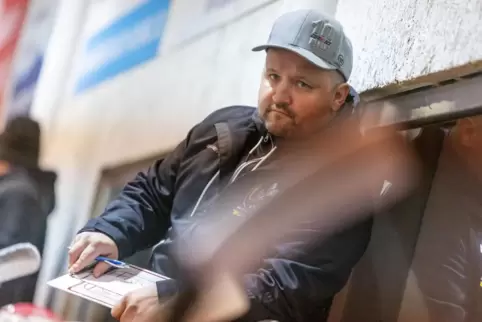 EHC-Coach Ralf Wolf hofft, dass so eine Spielabsage wie zu Saisonbeginn nicht noch einmal vorkommt.