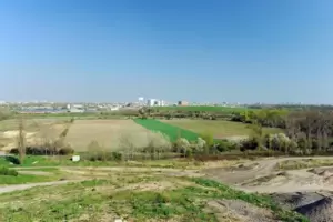 Blick von der bisherigen Deponie „Hoher Weg I“. Blick von der bisherigen Deponie „Hoher Weg I“.