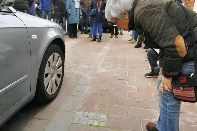 Stolpersteine erinnern an die Schicksale der Menschen. 