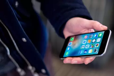 Im Wartezimmer ersetzt das Smartphone die Gespräche mit anderen, hat Wolfgang Ohler beobachtet. 