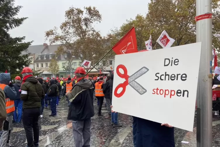 F&uuml;r gerechtere L&ouml;hne machten sich die Besch&auml;ftigten am Montag stark. 