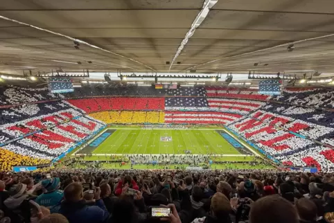 Gekommen, um zu bleiben: Die Choreo vor dem NFL in München ist beeindruckend. 