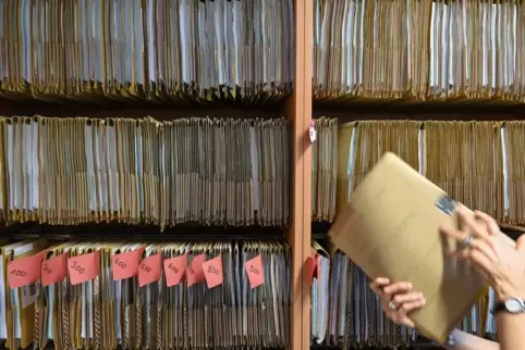Noch immer gibt es in der Verwaltung Akten – doch auch digital kann es bürokratische Auswüchse geben. Ändert sich hier etwas? 
