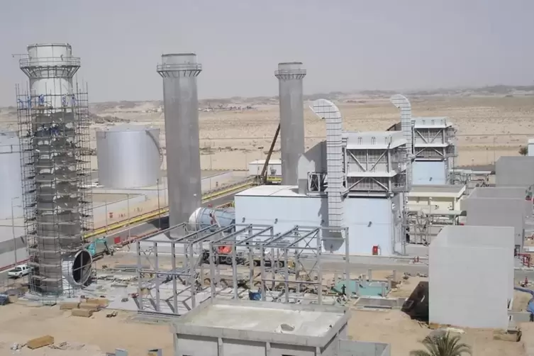 Ma&szlig;geschneiderte Stahlh&uuml;llen: Auf dieser Baustelle in Saudi-Arabien werden die berechneten Stahlkonstruktionen ummantelt. 