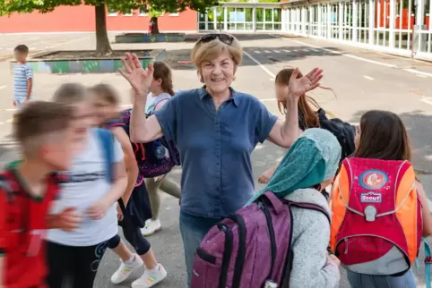 Siedlungsgrundschule: Leitung bleibt nach dem Abschied von Elke Steppe vakant. 