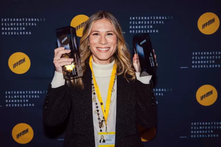Gl&uuml;ckliche Preistr&auml;gerin: Marianna Brennand hat den Siegerfilm &bdquo;Manas&ldquo; gedreht. Er gewann den Hauptpreis und den Student Award d