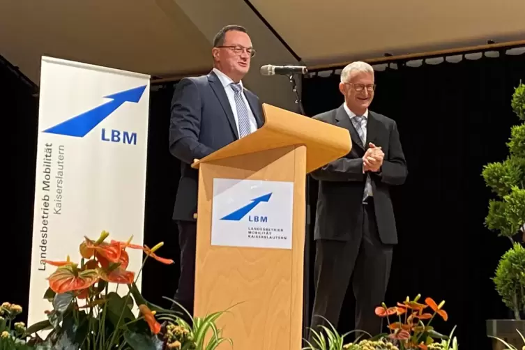 Verr&auml;t die Sache mit dem Projekterfolg: Bernd Cornely (links), LBM-Chef in Cochem-Koblenz. 