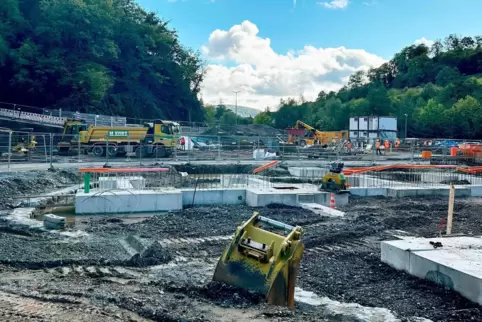 Großbaustelle im Lautertal: Bei KOB wird eine neue Spinnerei gebaut. Das Foto ist im Oktober entstanden. 