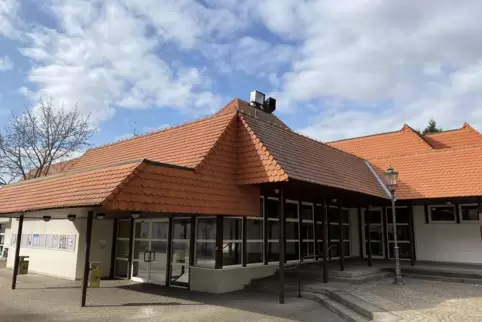 Vor der Sanierung: Das Gemeinschaftshaus bleibt noch länger Baustelle. 