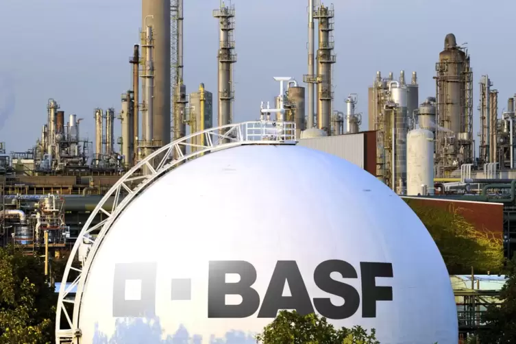 Dampf ist ein wichtiger Energieträger für das BASF-Stammwerk in Ludwighsafen. Er könnte klimafreundlich mit Erdwärme erzeugt wer