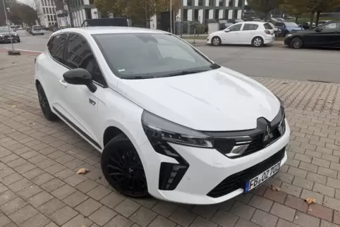 Hat ein Automatikgetriebe: Colt Select 1.6 Hybrid. 