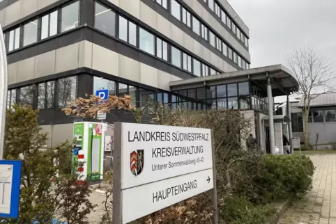 Weil der Platz in der Kreisverwaltung nicht mehr ausreichte, wurden Abteilungen mit rund 100 Mitarbeitern ausgelagert. 