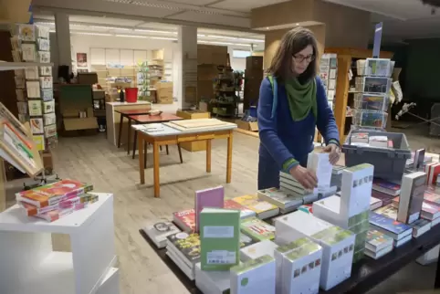 Elke Schönbach in ihrem neuen Geschäft. 