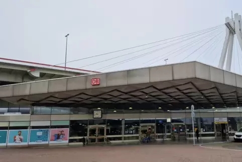 Nach dem Vorfall am Hauptbahnhof werden Zeugen gesucht.