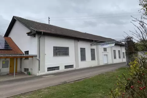 Das Dach auf der Turnhalle des TV Mußbach ist 90 Jahre alt und ungedämmt.