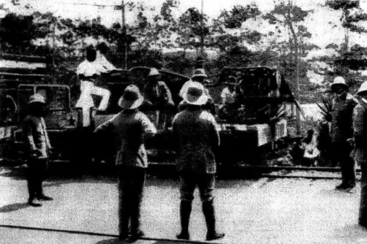 Der zu einem &bdquo;Schienenzeppelin&ldquo; umgebaute Pf&auml;lzer Flieger in Tansania. 