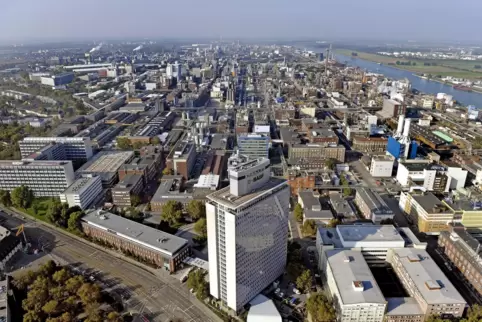Einst thronte das Engelhorn-Haus über dem Werk und Ludwigshafen.