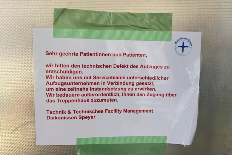 Unvermeidlich: Hinweis auf den Defekt und die erhoffte Abhilfe. 
