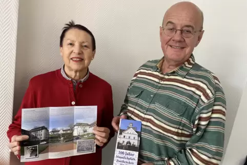Roswitha Chéret und Volkhard Gabriel haben die Broschüre gestaltet. Roswitha Chéret und Volkhard Gabriel haben die Broschüre gestaltet.