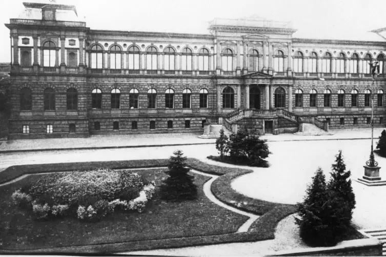 K&ouml;niglich-bayerisches Ausbildungsgeb&auml;ude, Gewerbemuseum und dann Kunsttempel: das heutige Museum Pfalzgalerie Kaiserslautern (mp