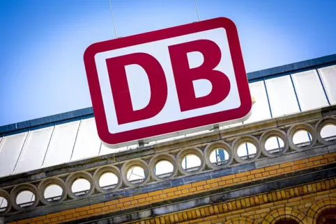 „Jederzeit vollkommen freiwillig“ sollen Bahn-Mitarbeiter ihre sozialen Netzwerke nutzen, um für das Unternehmen zu werben.