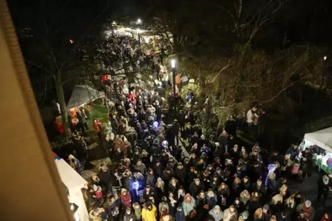 Die Organisatoren des mittelalterlichen Weihnachtsmarktes erwarten bis zu 3500 Besucher.
