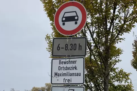Nur Anwohner haben morgens Zufahrt. 
