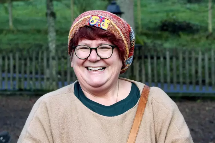 Sie kam als erster Fan schon eineinhalb Stunden vor K&ouml;nigin Silvias Ankunft in die Fasanerie: Tanja Schwab.