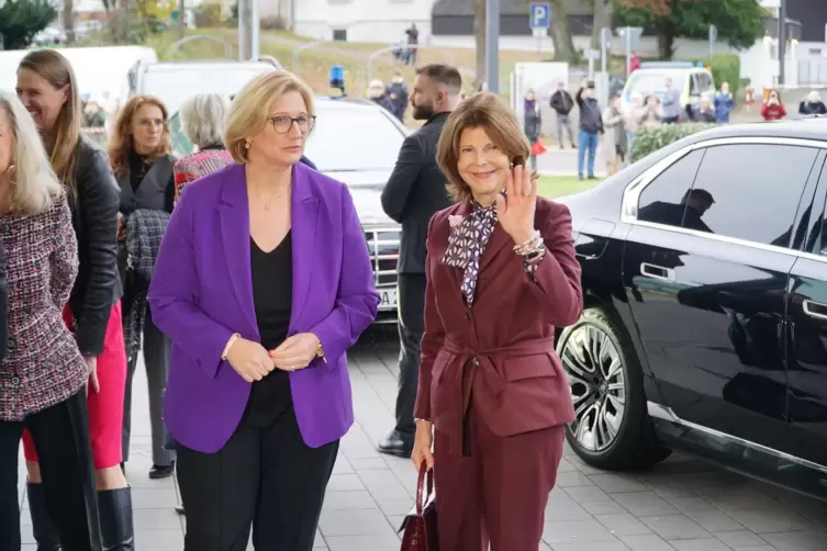 Saar-Ministerpr&auml;sidentin Anke Rehlinger begr&uuml;&szlig;te den hohen Gast in Homburg.
