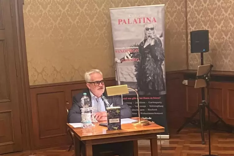 Uwe Ittensohn liest. 