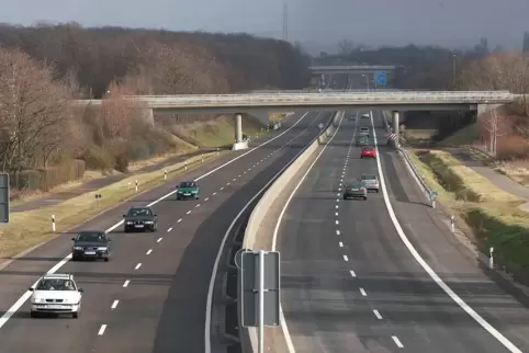 Die Anbindung ans Fernstraßennetz bewerten die Unternehmen positiv. Weniger gut schneidet der Kreis Bad Dürkheim beim Öffentlich