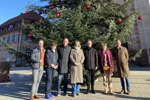 Von links: Wirtschaftsförderer Mario Daum, Monika Kabs, Jürgen Siewerth, Silke Bender (Neptune Energy), Christoph Kohl, Irmgard 