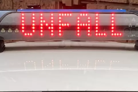 Die Polizei hofft auf Hinweise zu dem Verursacher des Unfalls, der sich in der Gundersweilerer Ortsstraße ereignet hat. 