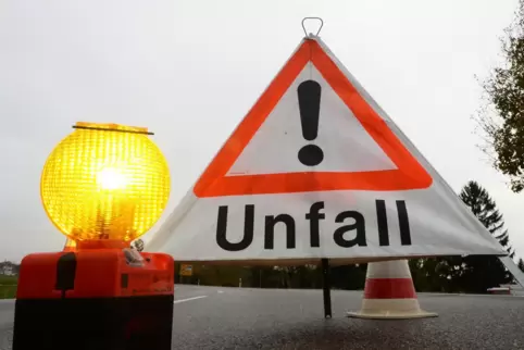Die B9 war in Fahrtrichtung Ludwigshafen für etwa eine Stunde voll gesperrt. 