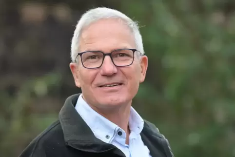 Kennt das Forstamt Hinterweidenthal seit Jahren, jetzt leitet er es in Vertretung: Forstrat Richard Schwarz.