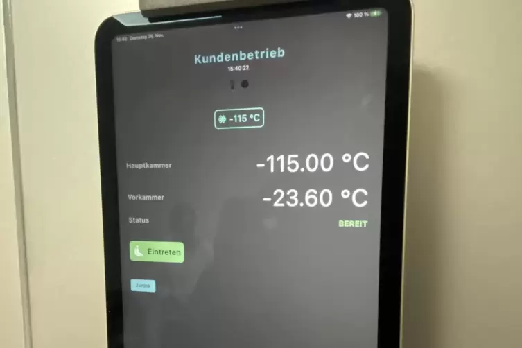 An der Temperaturanzeige wird sichtbar, wiie kalt es in der K&auml;ltekammer ist.
