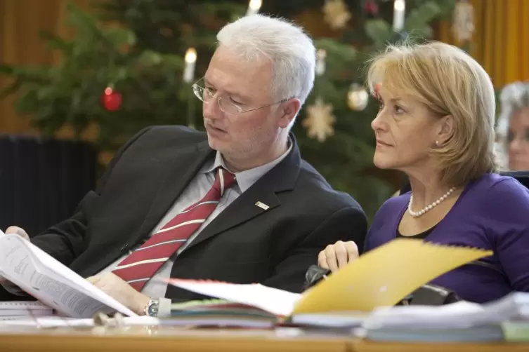 Immer gut vorbereitet und mitunter streitbar: Margit Mohr 2009 als SPD-Fraktionschefin mit Thomas Wansch im Lauterer Kreistag. 