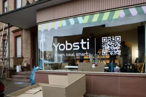 In dem neuen SB-Lebensmittelmarkt Yobsti in der Ortsdurchfahrt war früher die Bäckerei Busch.