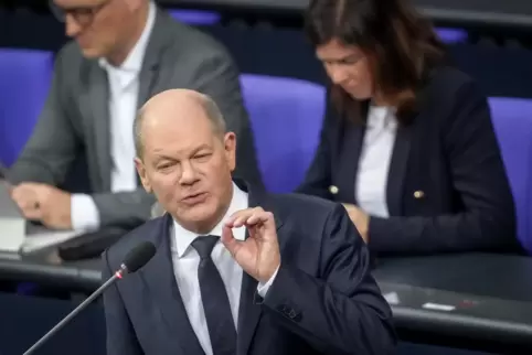 Olaf Scholz berichtete im Bundestag von seinem Treffen mit dem ukrainischen Präsidenten Wolodymyr Selenskyj. 