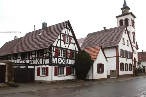 Das älteste Haus im Dorf ist dieses Fachwerk-Ensemble in der Hauptstraße 97 aus dem Jahr 1701.