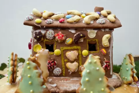 Max und Ella wünschen sich ein Lebkuchenhaus.