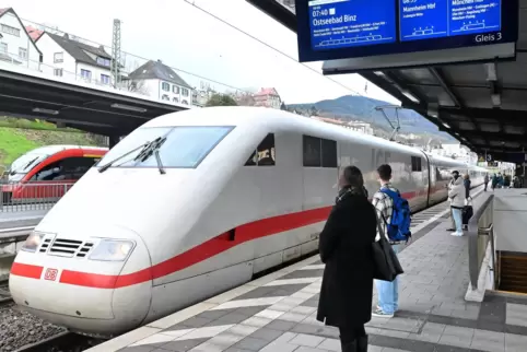 Nach dem Ende der Riedbahn-Sperrung fährt wieder der Direkt-ICE von Saarbrücken nach Berlin mit Halt in Kaiserslautern und Neust
